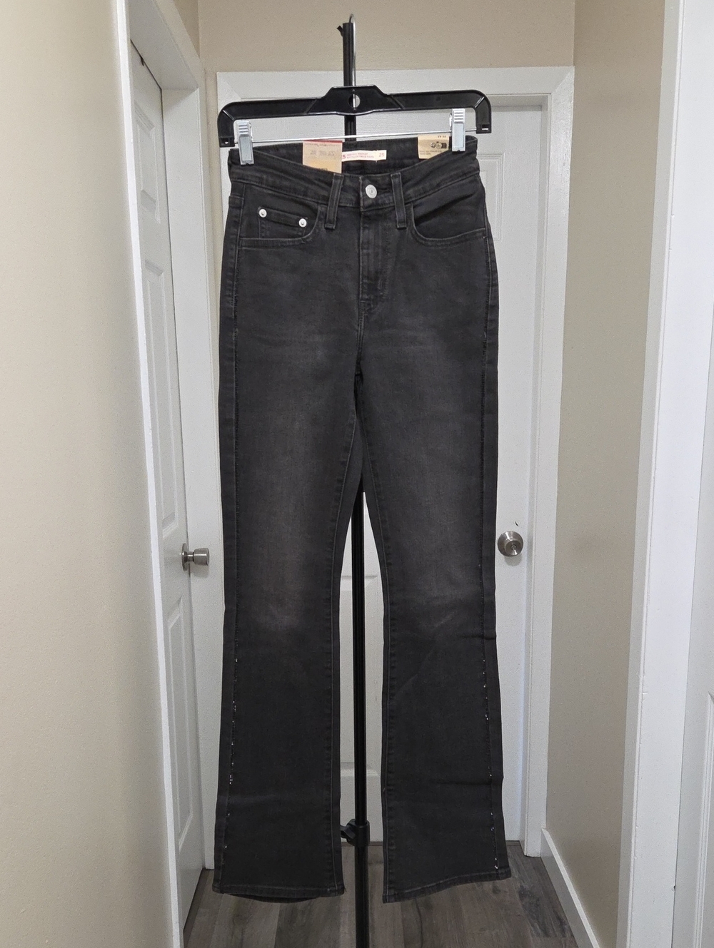 Nwt Levi's 725 High-Rise Bootcut  Jeans